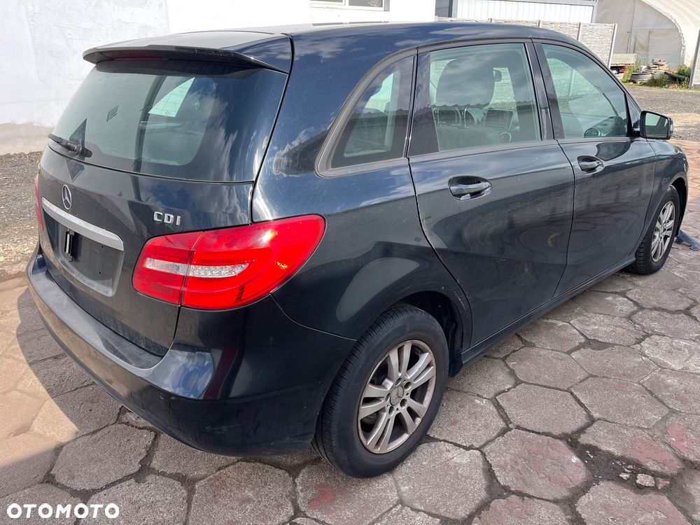 Mercedes-Benz Klasa B 180 CDI (BlueEFFICIENCY) - 3