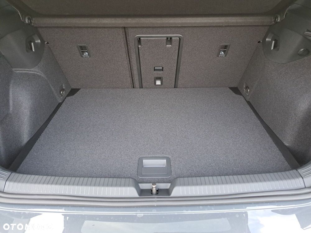 Volkswagen Golf - 18