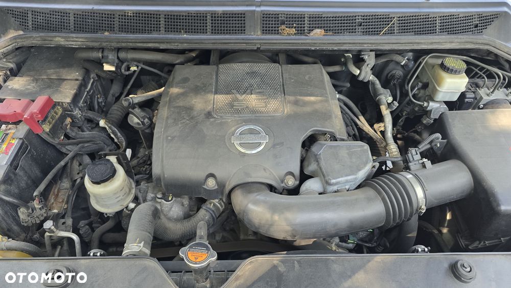 Nissan Titan 5.6 V8 LE Crew Cab - 31