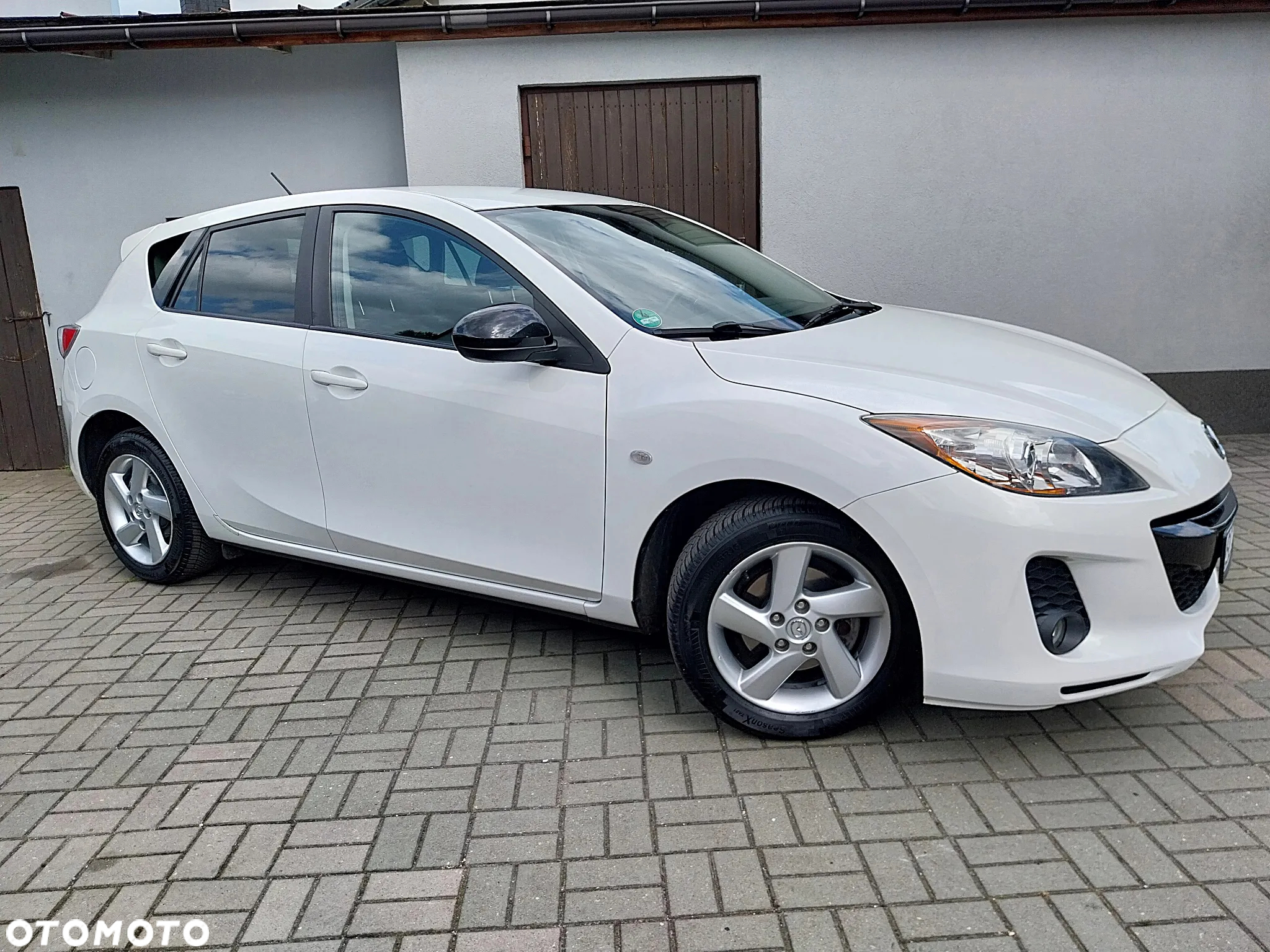 Mazda 3 1.6 Exclusive + - 27