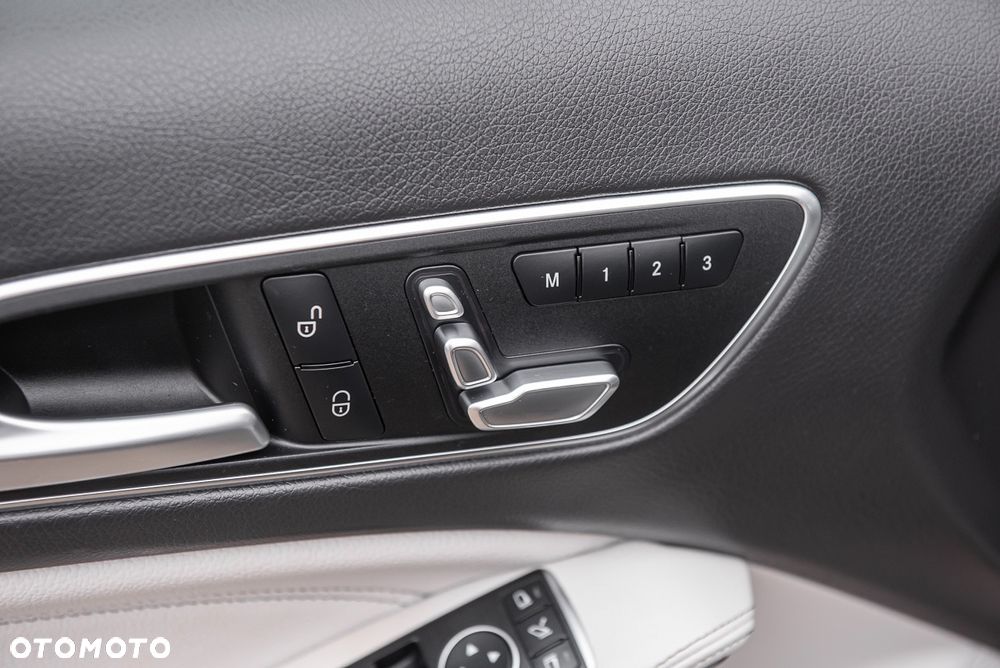 Mercedes-Benz GLA 200 7G-DCT Edition 1 - 16