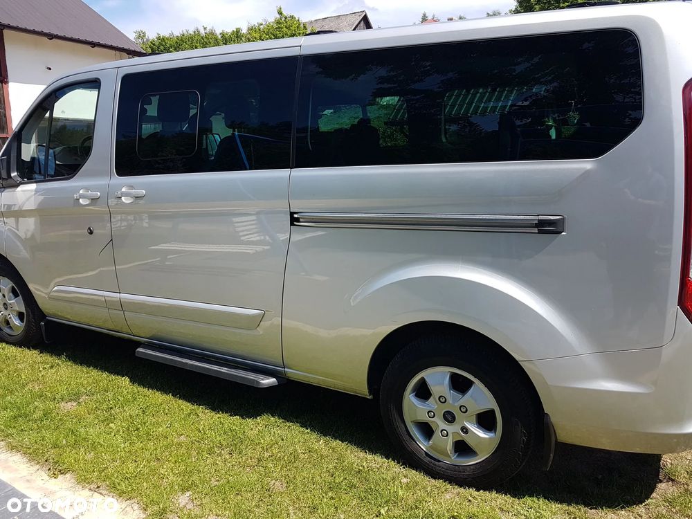 Ford Tourneo Custom - 2