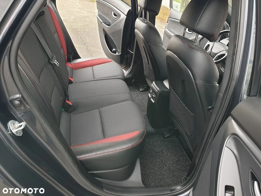 Hyundai i30 1.6 T GDI Turbo - 26