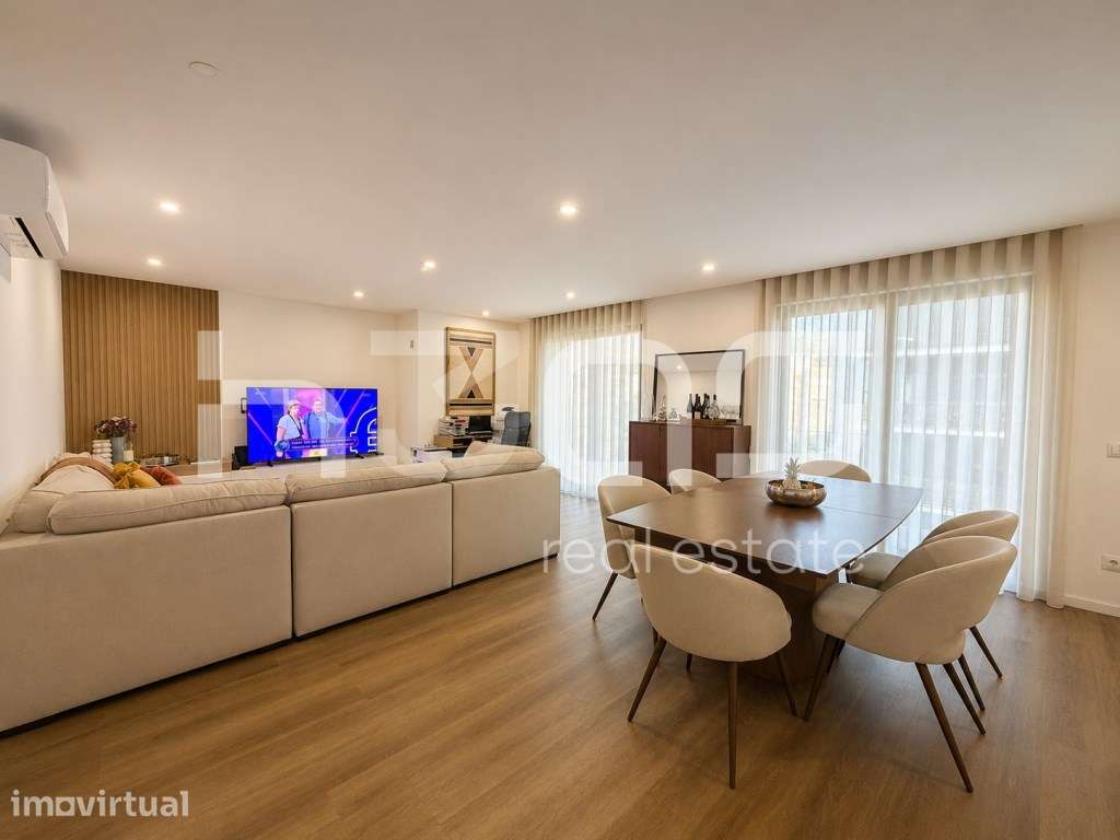 Apartamento T3 com Garagem Fechada, Varandas Amplas e Churrasqueira... - Grande imagem: 2/24