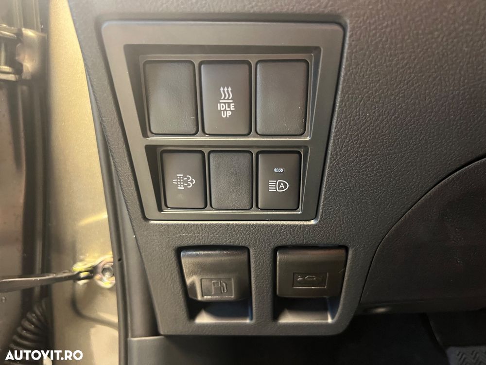 Toyota Hilux 2.8D 204CP 4x4 Double Cab AT MHEV Invincible - 14