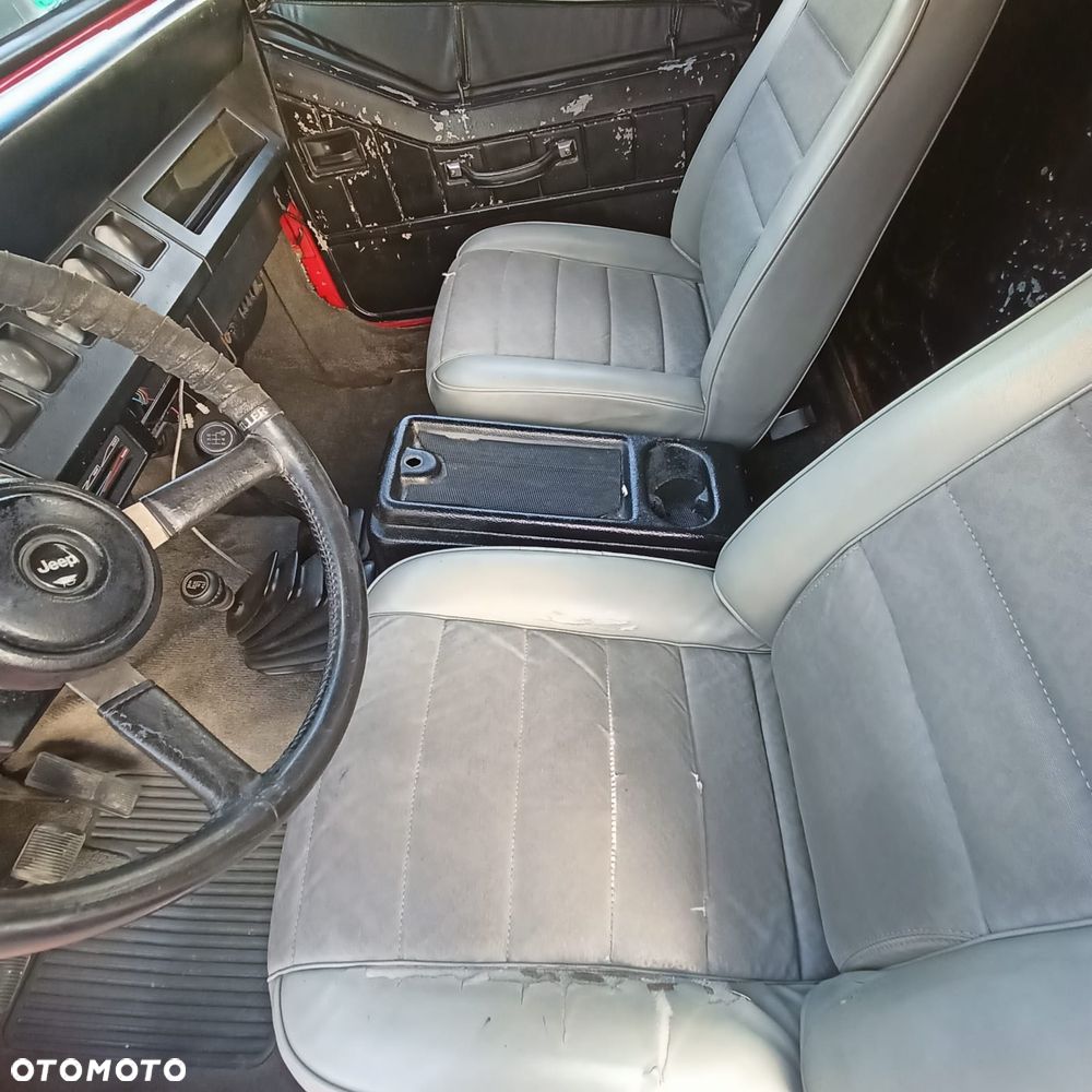 Jeep Wrangler 2.5L - 13