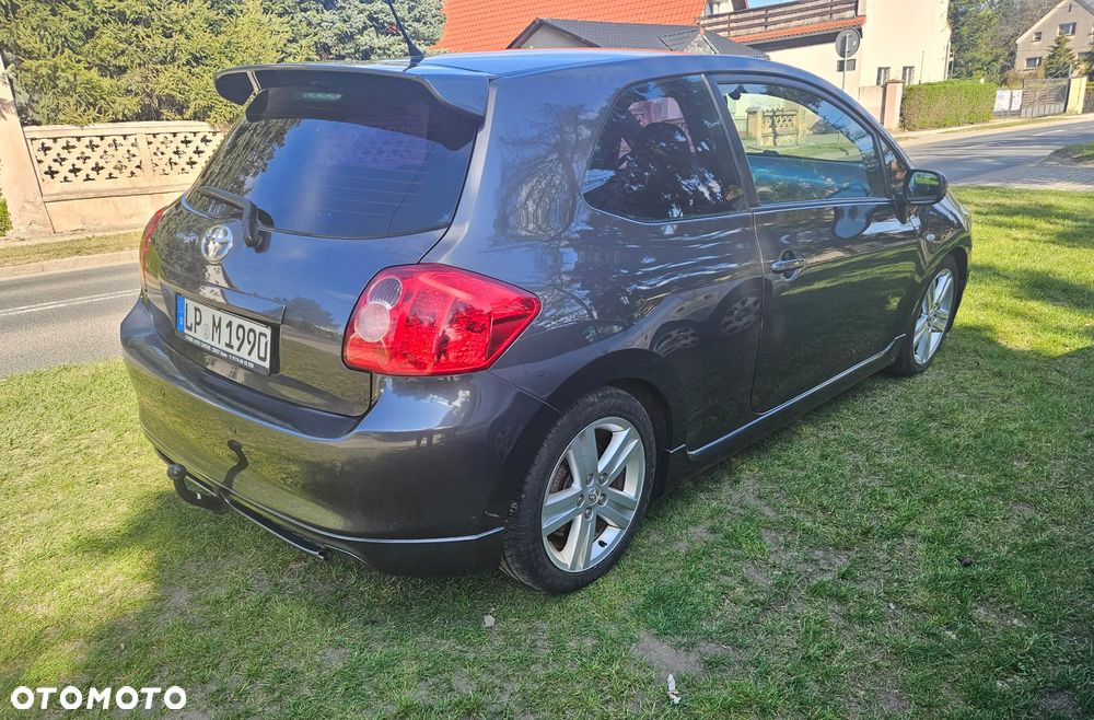 Toyota Auris 2.2 D-4D D-CAT - 13