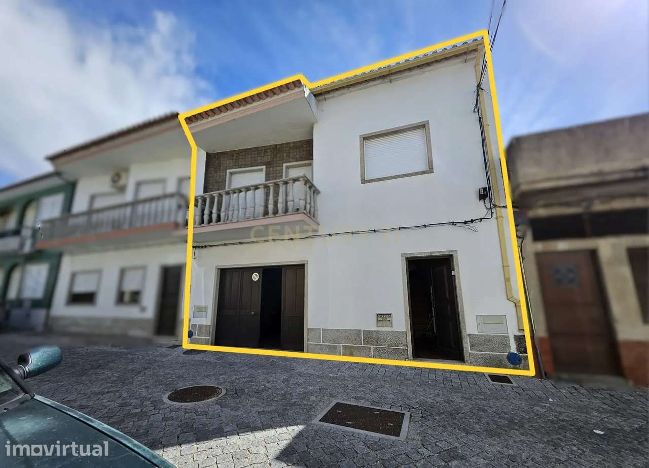 Moradia T3 em Alcains – Conforto e Tranquilidade a Poucos Minutos de C - Grande imagem: 2/14