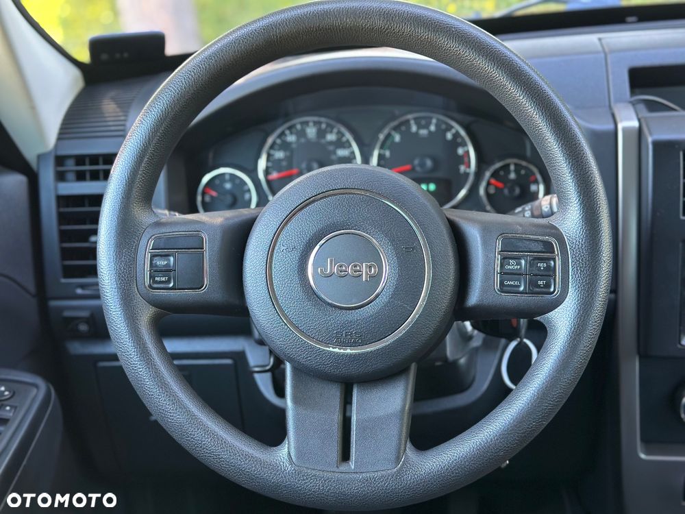 Jeep Liberty - 15