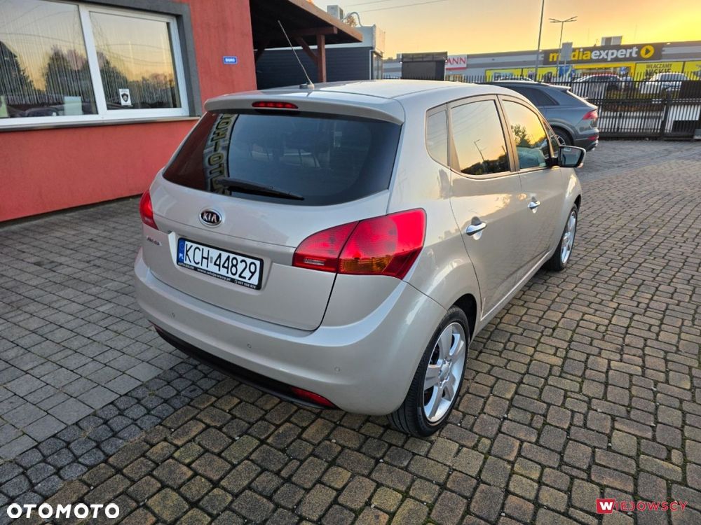 Kia Venga - 12