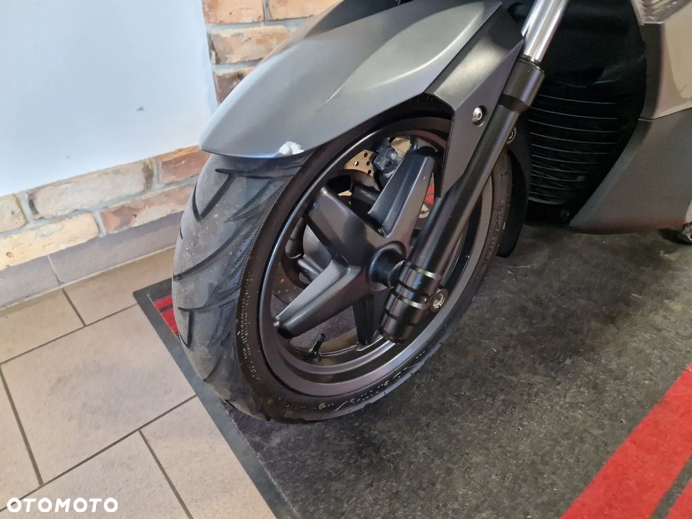 Yamaha X-max - 9