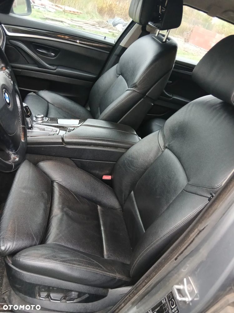 BMW Seria 5 525d Touring - 8