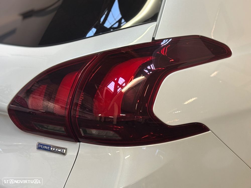 Peugeot 2008 PureTech 110 Stop&Start EAT6 Crossway - 21