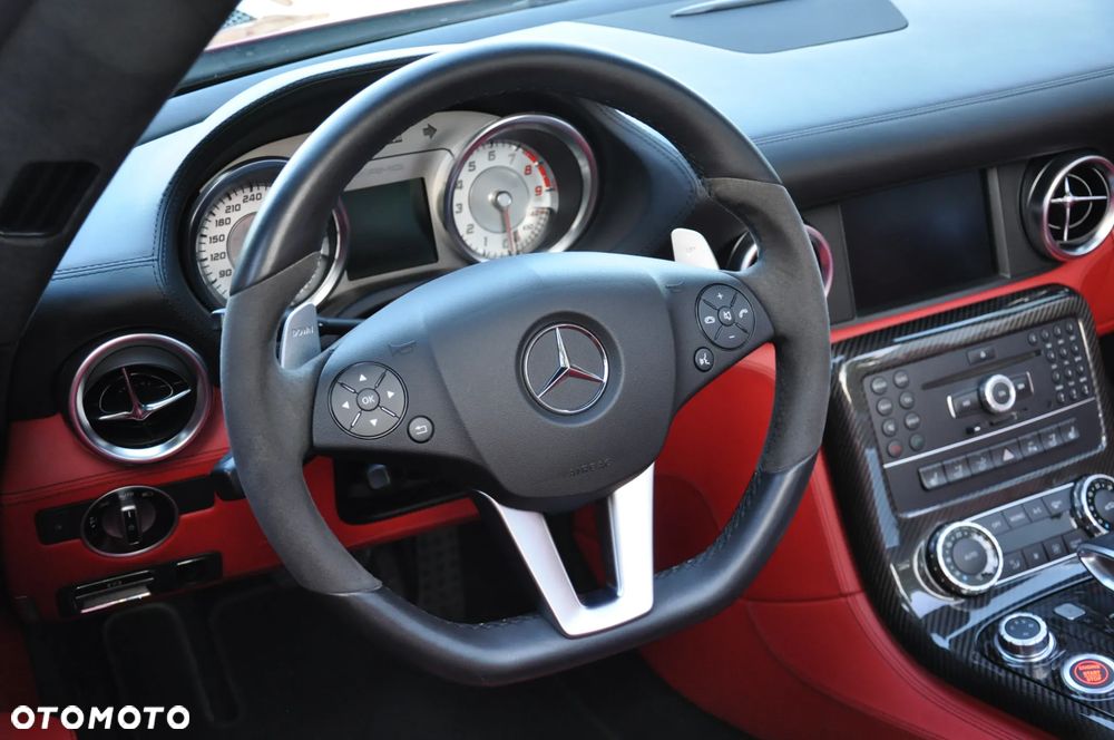 Mercedes-Benz SLS - 23