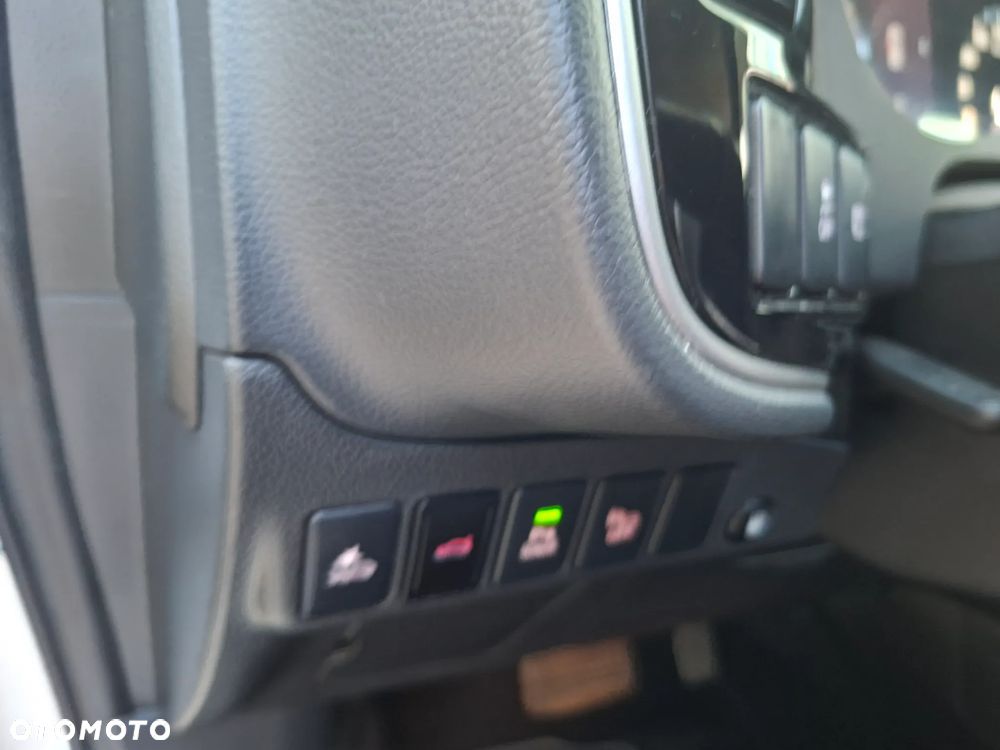 Mitsubishi Outlander Intense - 23