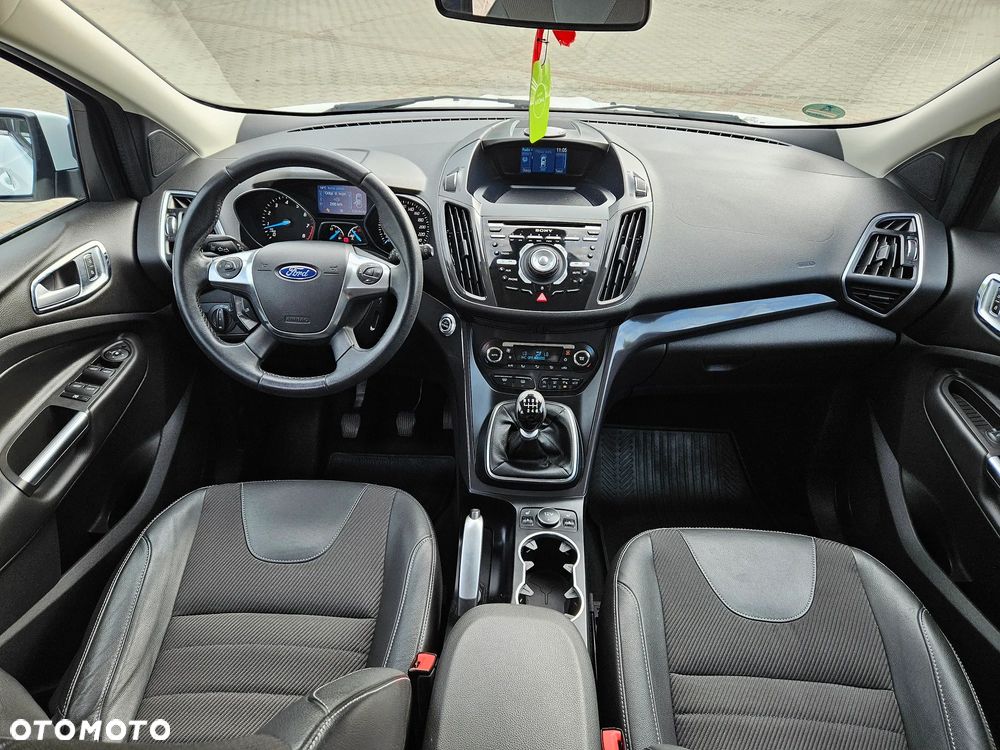 Ford Kuga 1.6 EcoBoost 2x4 Titanium - 16