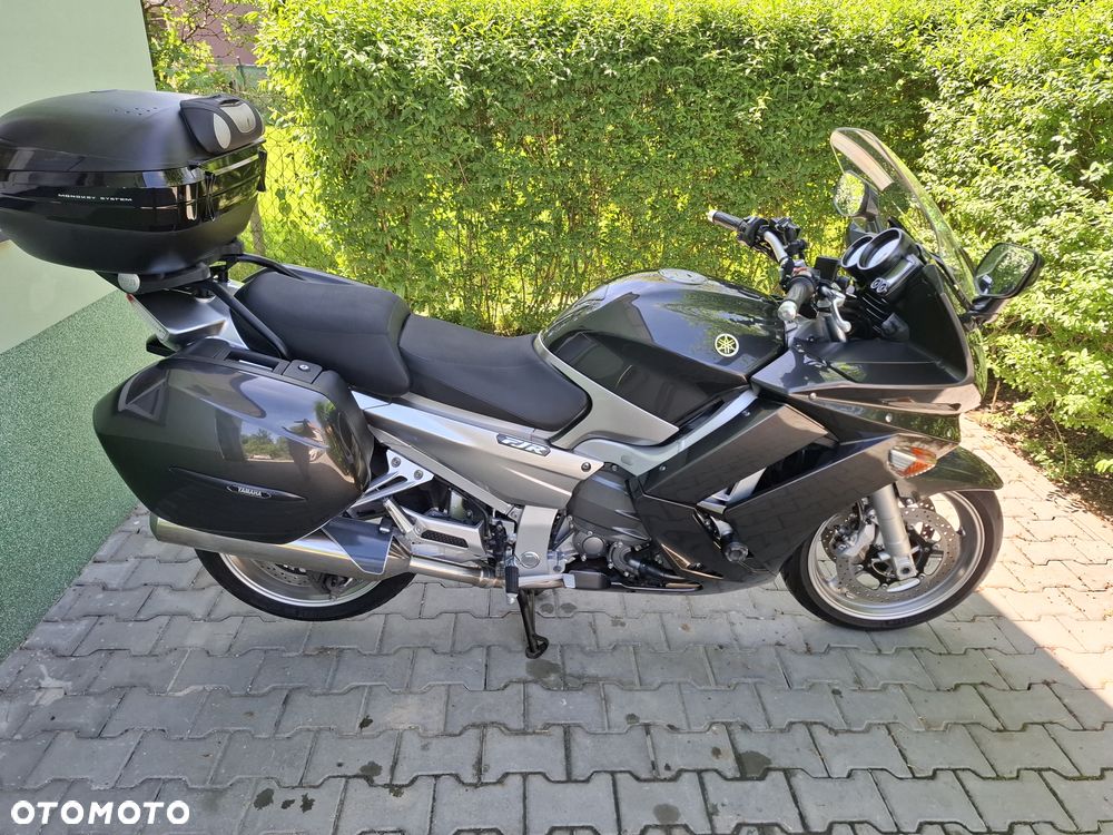 Yamaha FJR - 23
