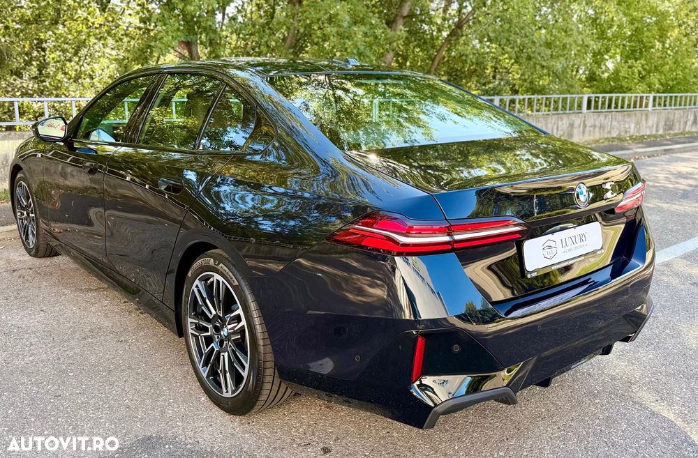 BMW Seria 5 520i AT MHEV - 8