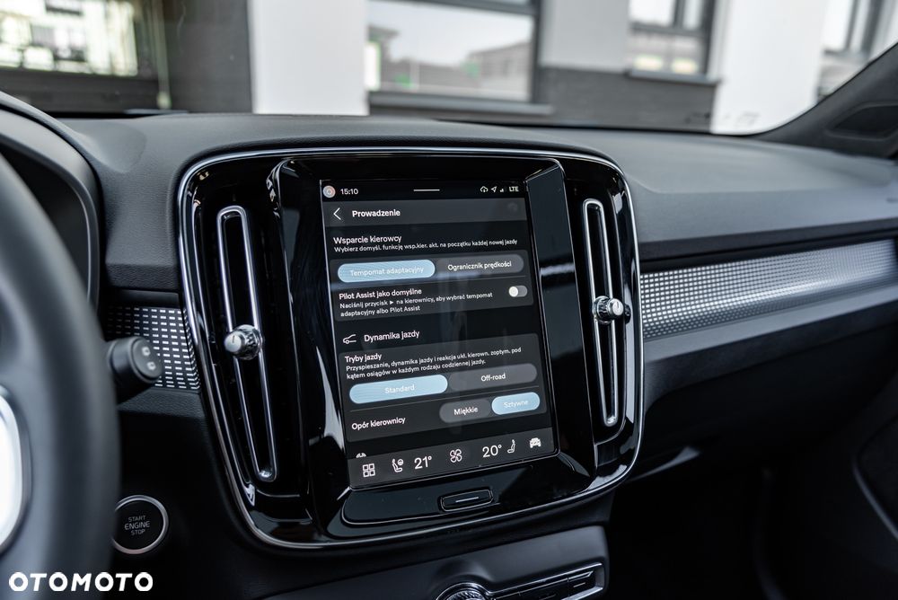 Volvo XC 40 B3 B DKG Plus Bright - 33