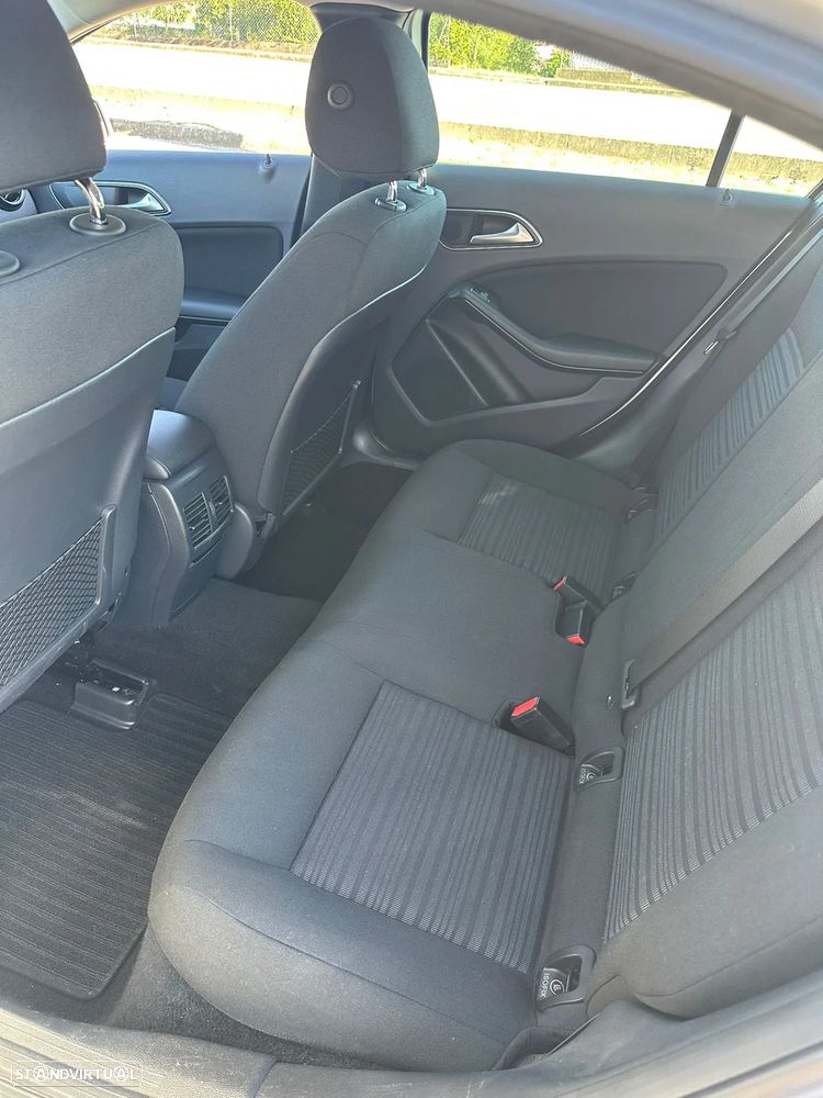 Mercedes-Benz A 180 CDI (BlueEFFICIENCY) - 23