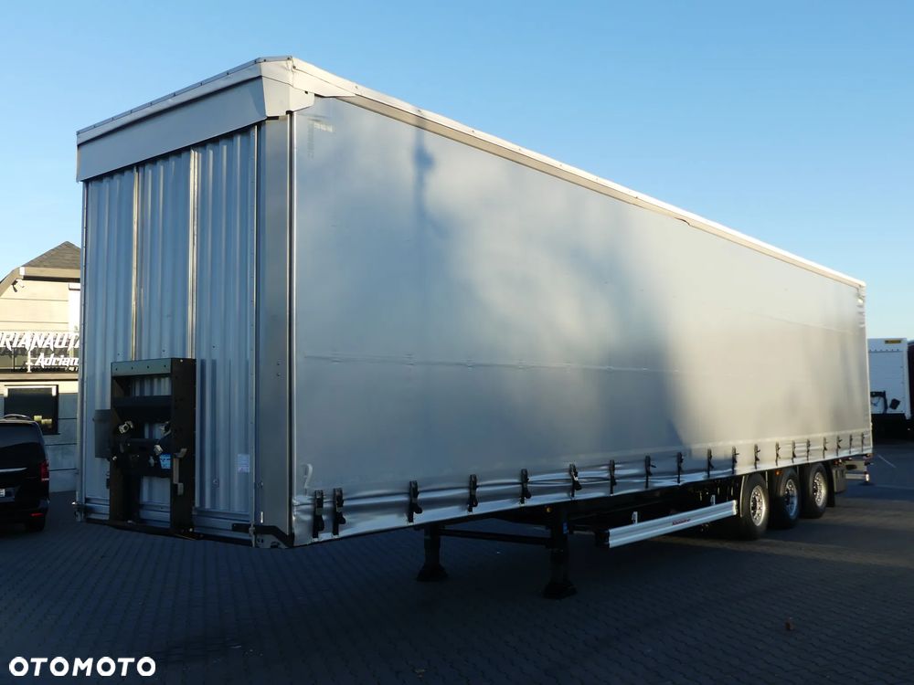 Kassbohrer MEGA / FIRANKA / OŚ PODNOSZONA / DACH PODNOSZONY / - 3