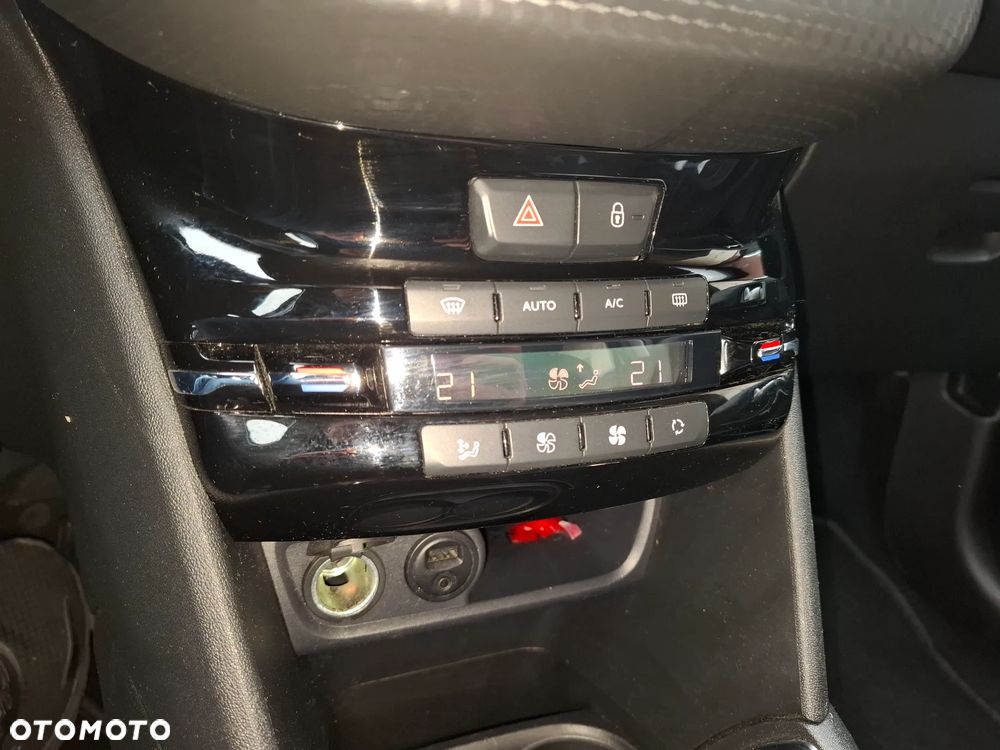 Peugeot 208 Blue-HDi 100 Stop&Start Allure - 28