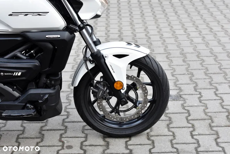Honda CTX - 6