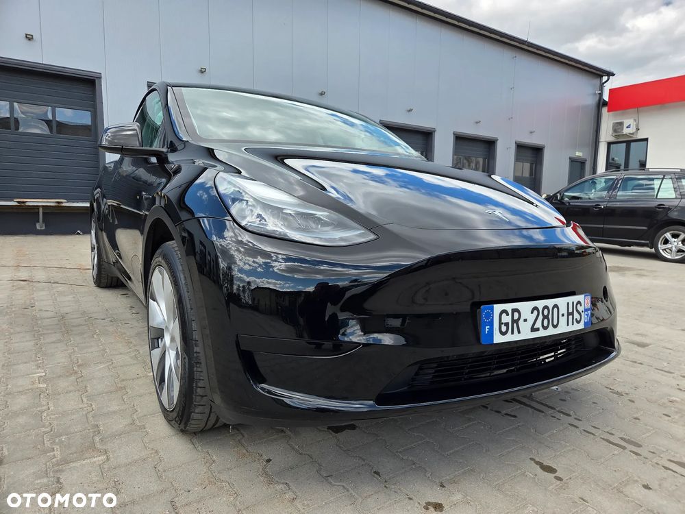 Tesla Model Y - 13