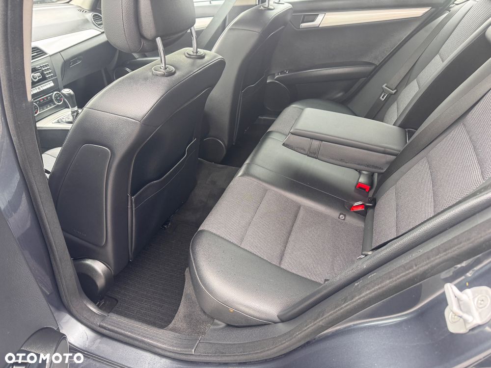 Mercedes-Benz Klasa C 200 CDI DPF (BlueEFFICIENCY) Elegance - 22