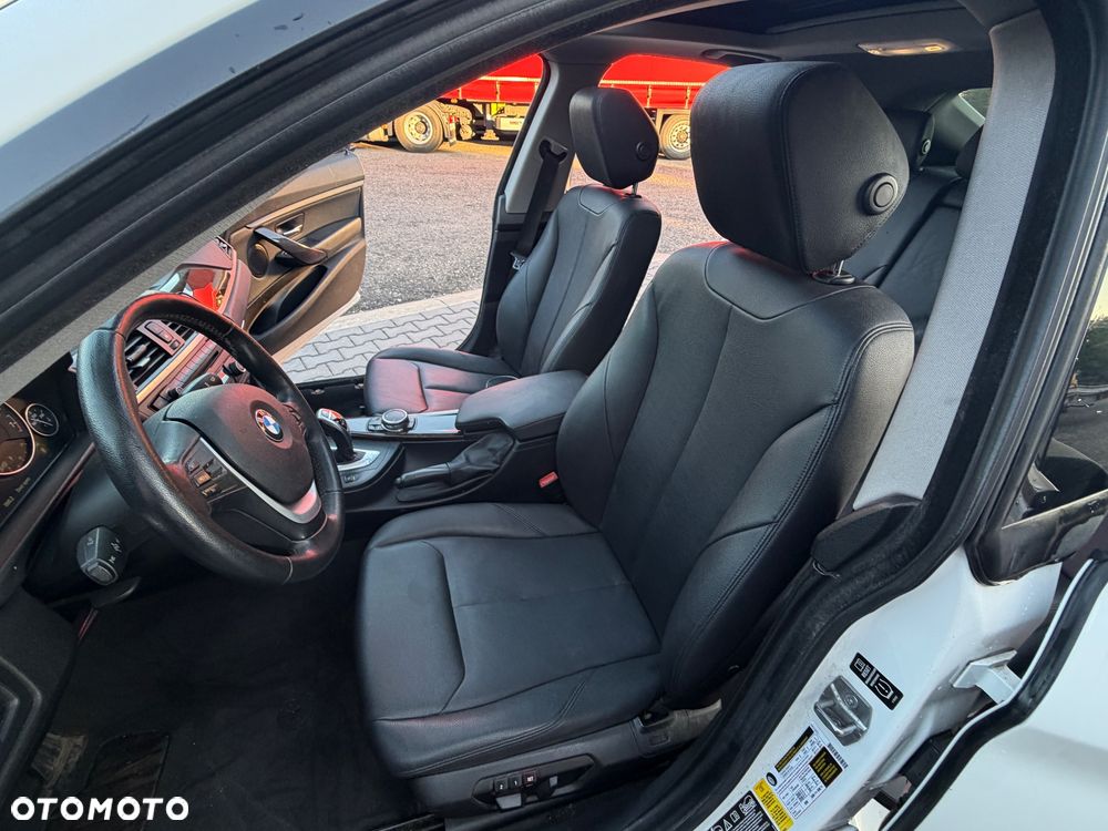 BMW 3GT 328i xDrive Sport-Aut M Sport - 16
