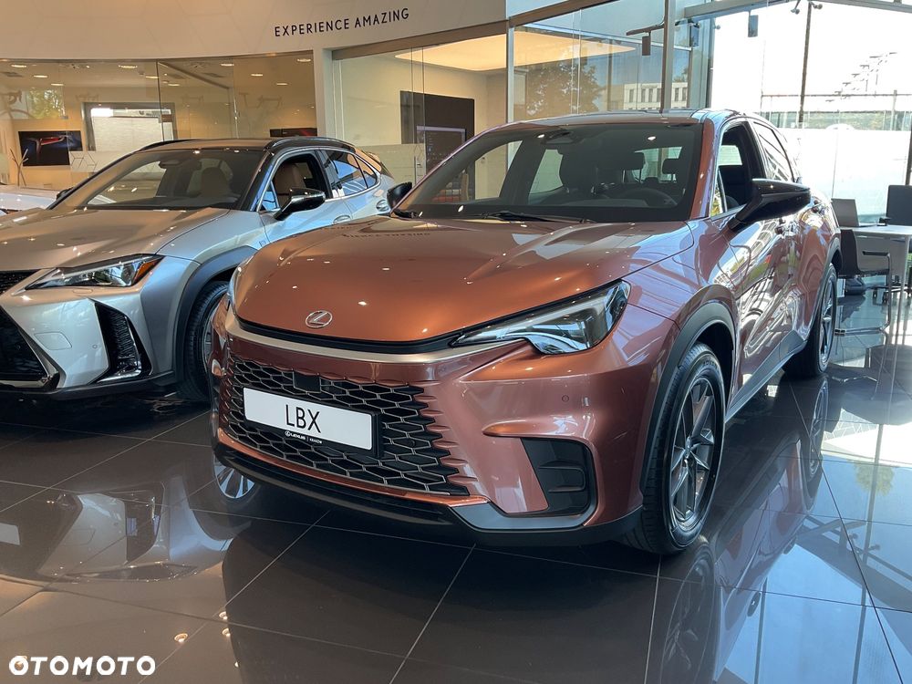 Lexus LBX 1.5 Hybrid - 1