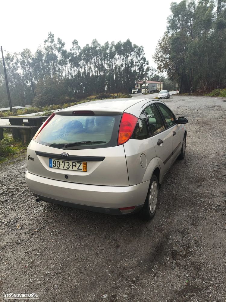 Ford Focus 1.4 Ambiente - 5