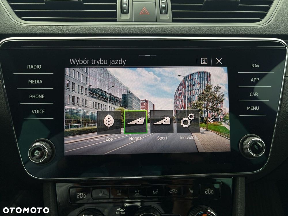 Skoda Superb 2.0 TDI SCR 4x4 Sportline DSG - 17