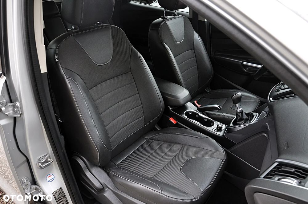 Ford Kuga - 25