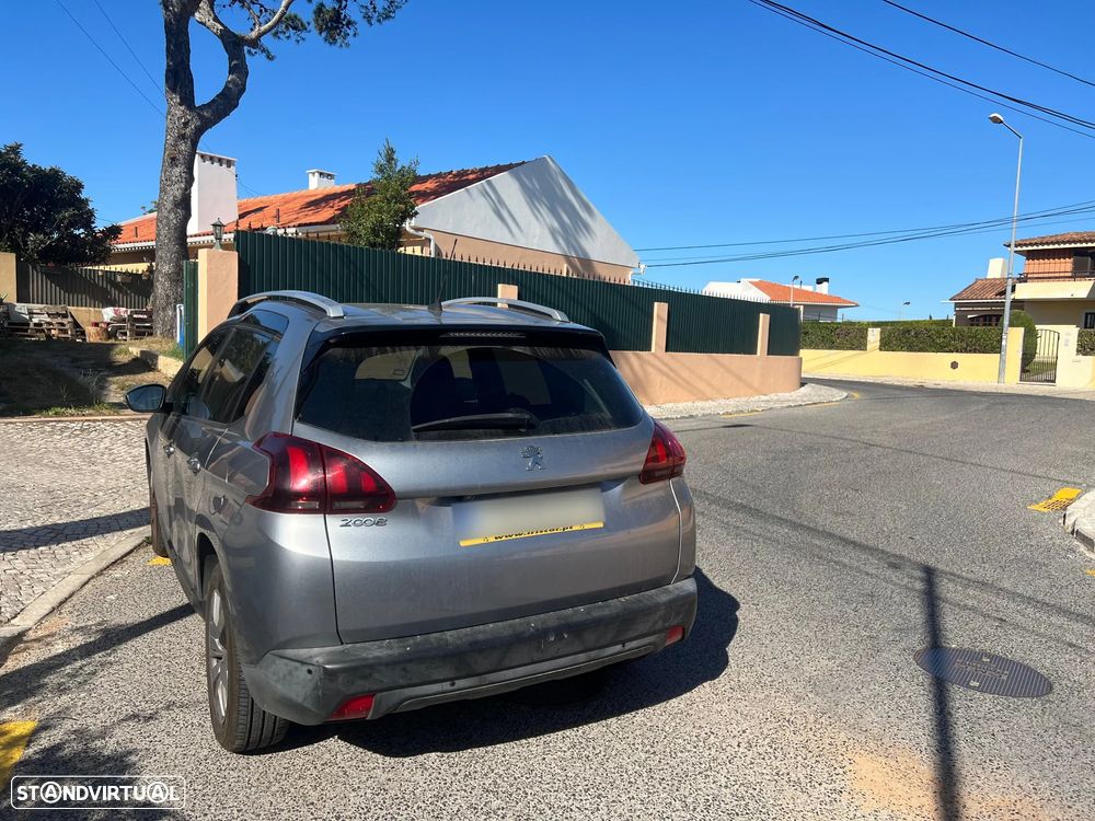 Peugeot 2008 1.2 PureTech Style - 4