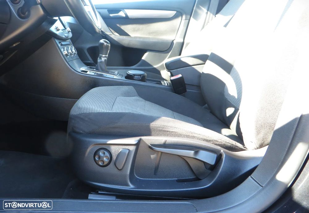 VW Passat 1.6 TDI BlueMotion - 27