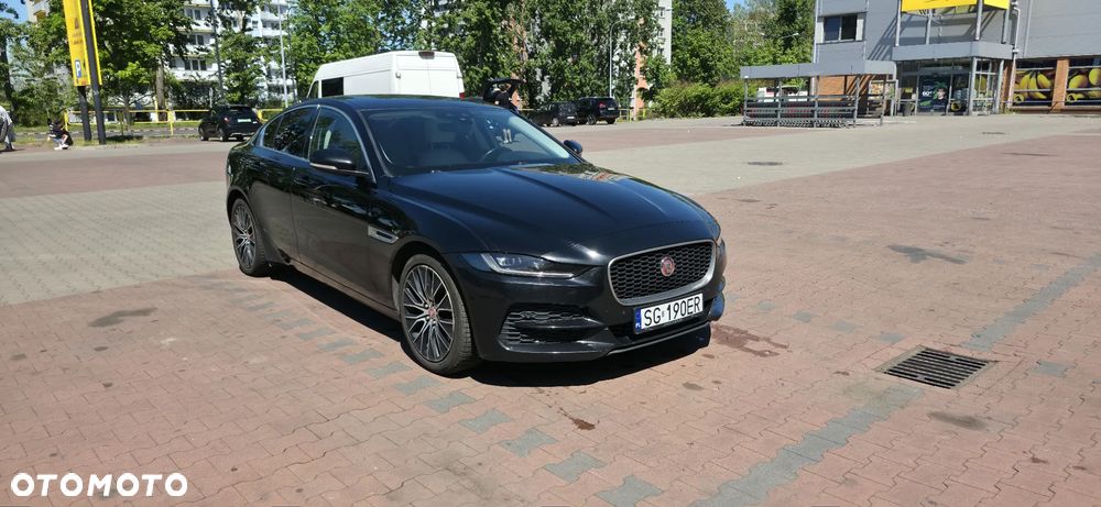 Jaguar XE 2.0 D180 AWD S - 1