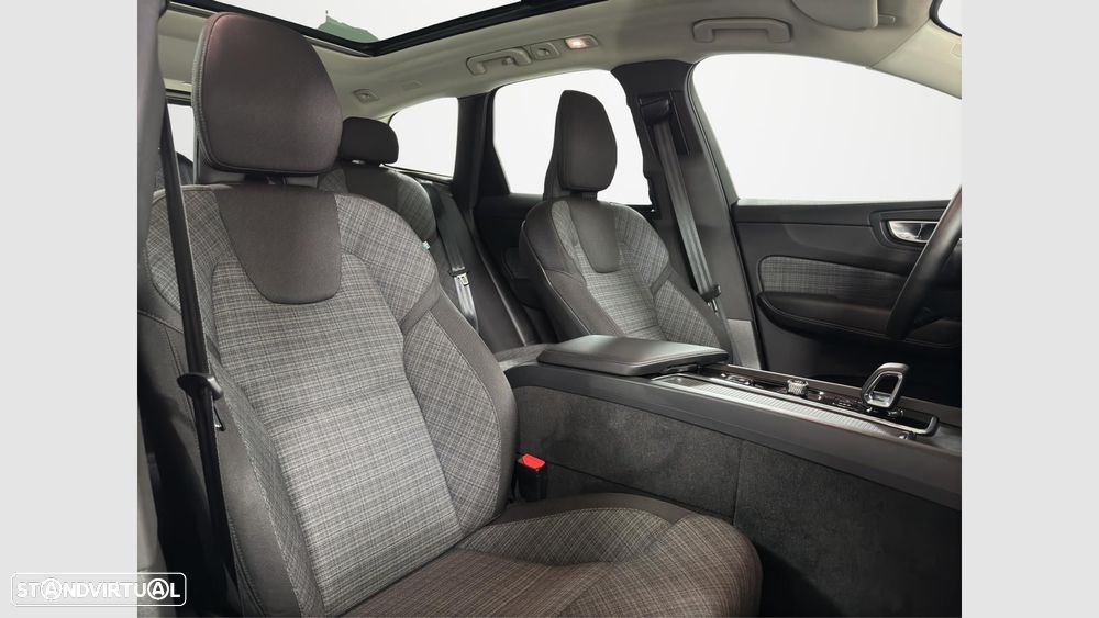 Volvo XC 60 2.0 T6 PHEV Core AWD - 16