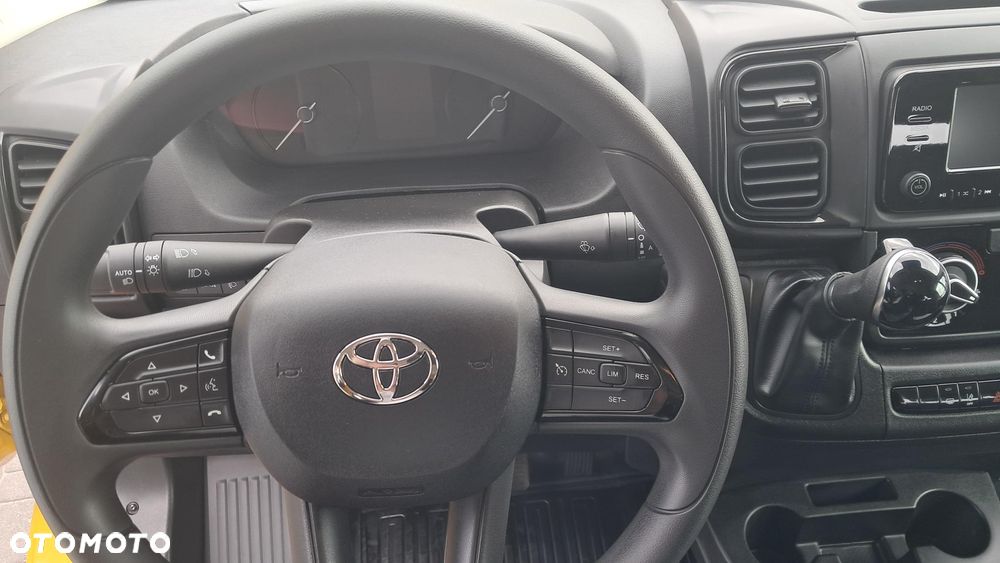 Toyota Proacemax - 18