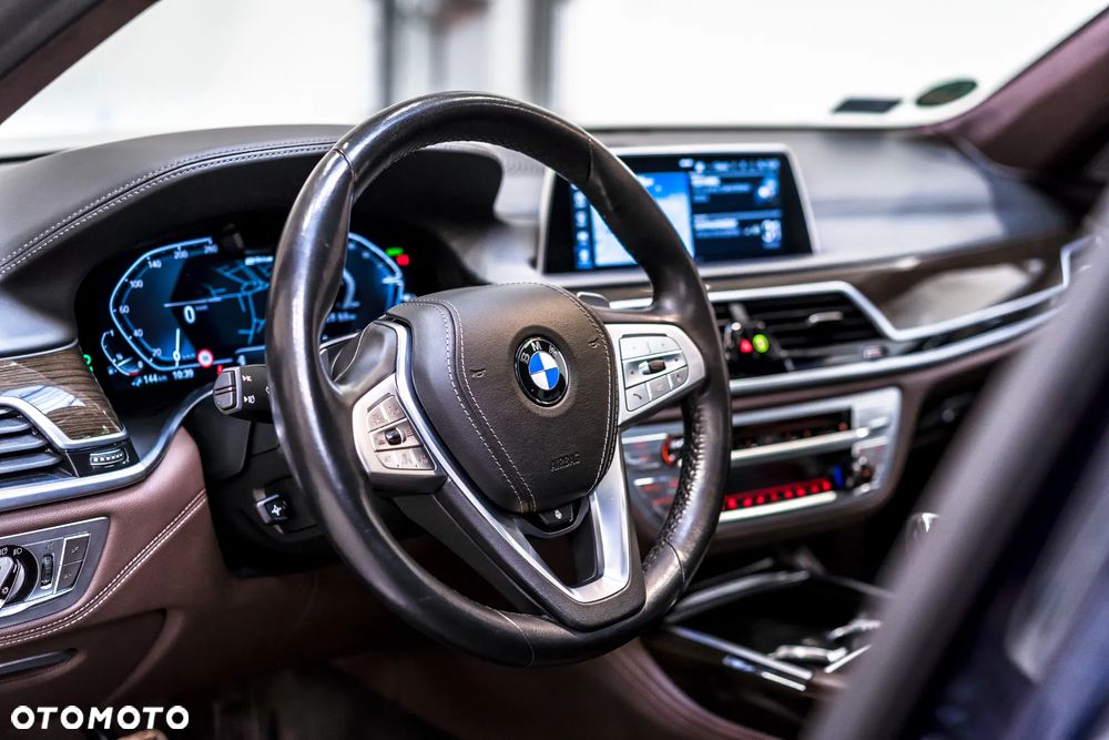 BMW Seria 7 740Li xDrive - 36