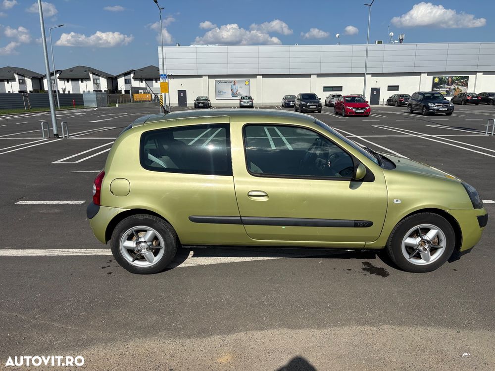 Renault Clio - 9