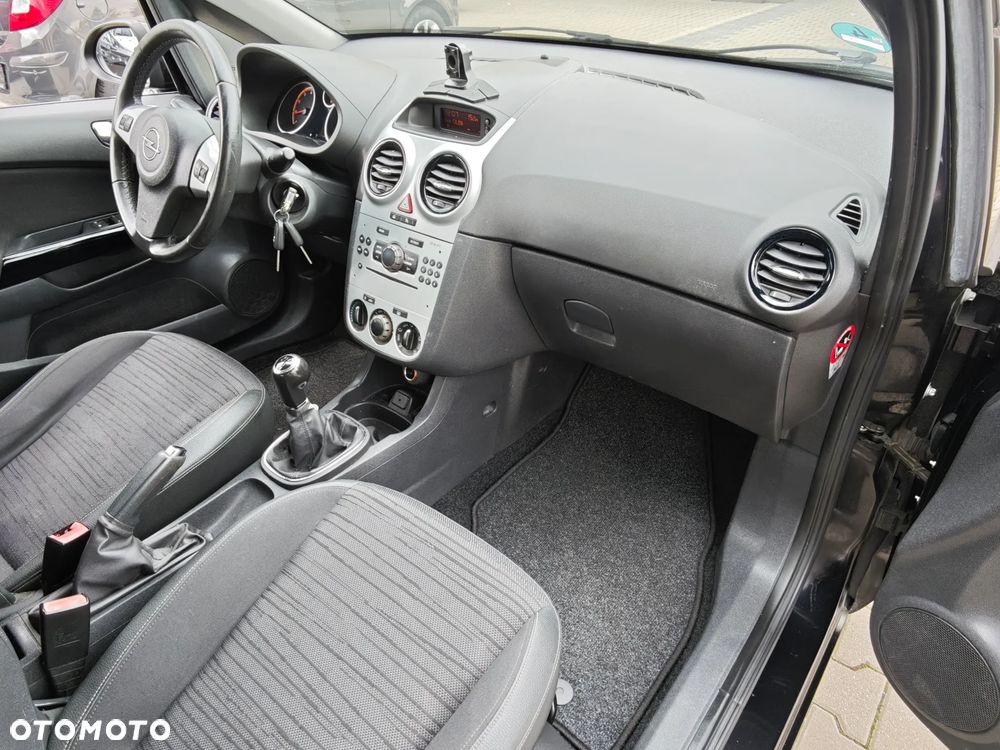 Opel Corsa 1.4 16V Satellite - 19