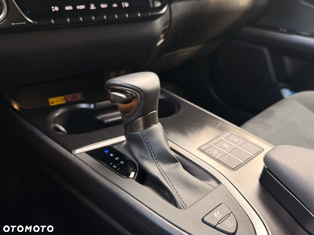 Lexus UX 250h GPF Business 2WD - 10