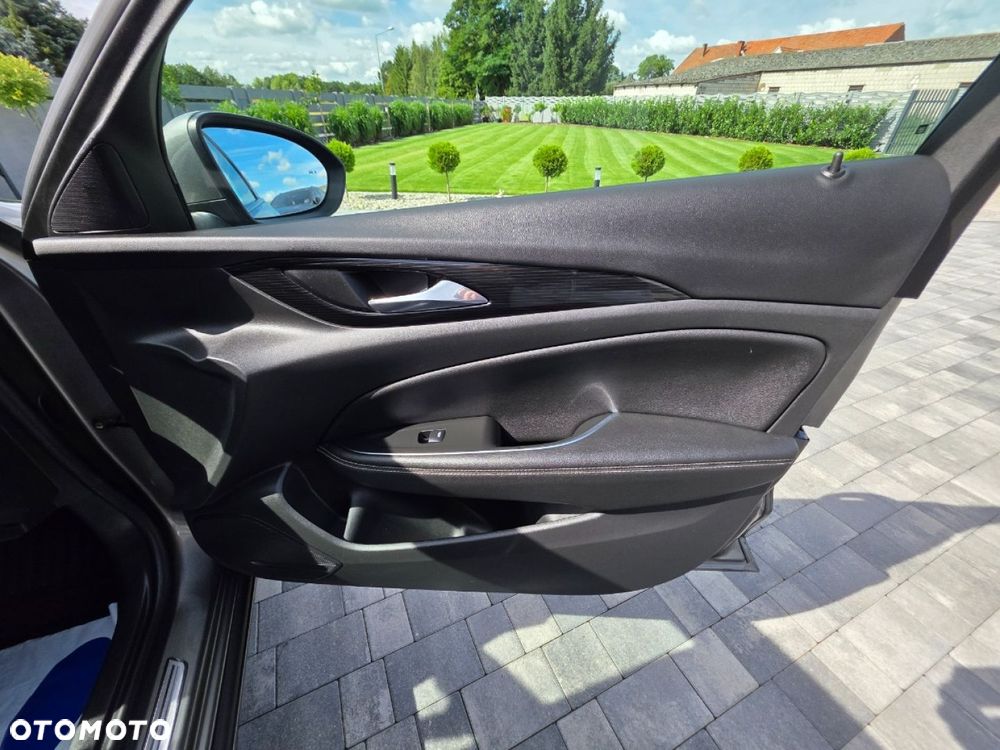Opel Insignia - 24