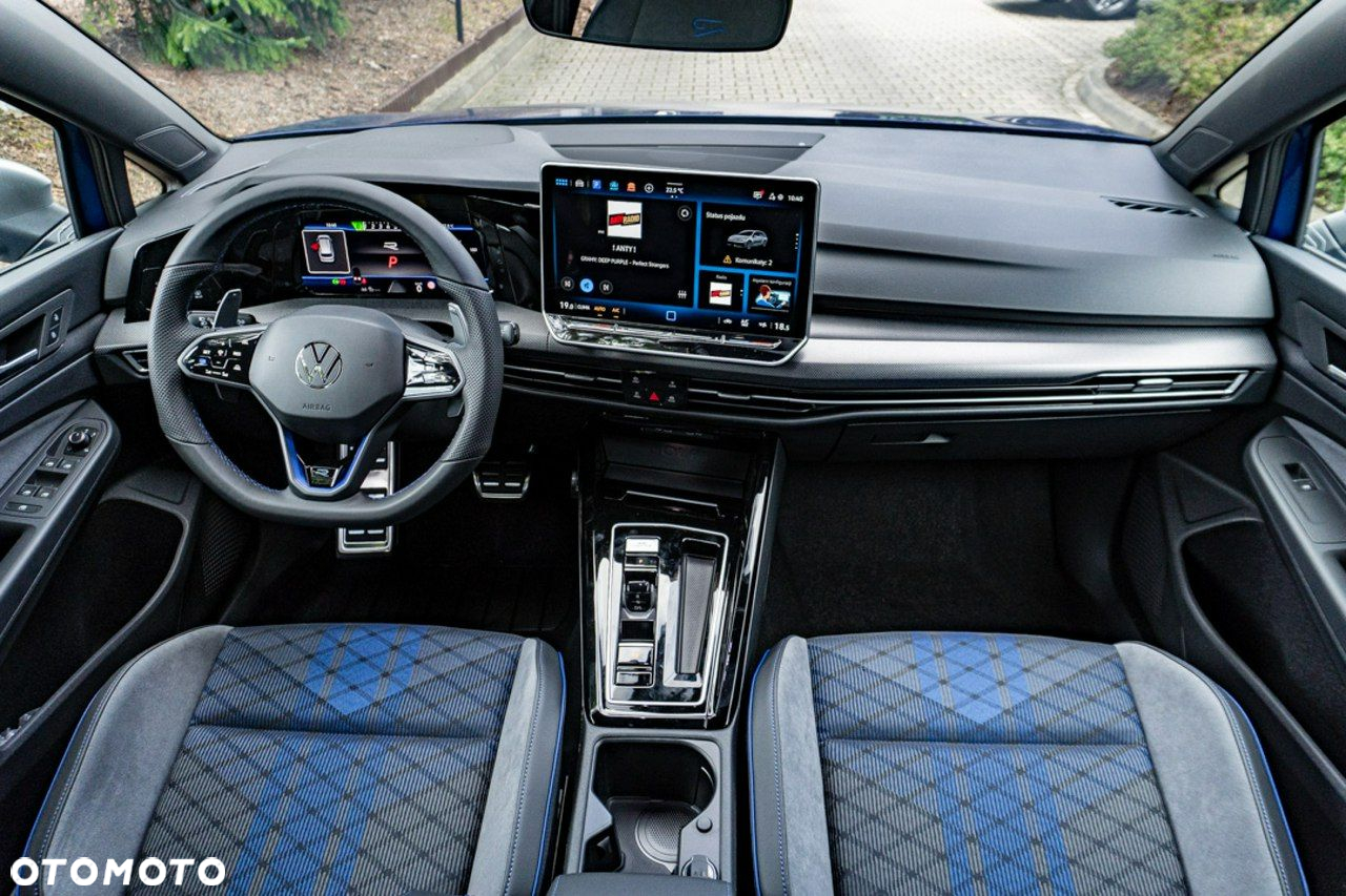Volkswagen Golf - 24