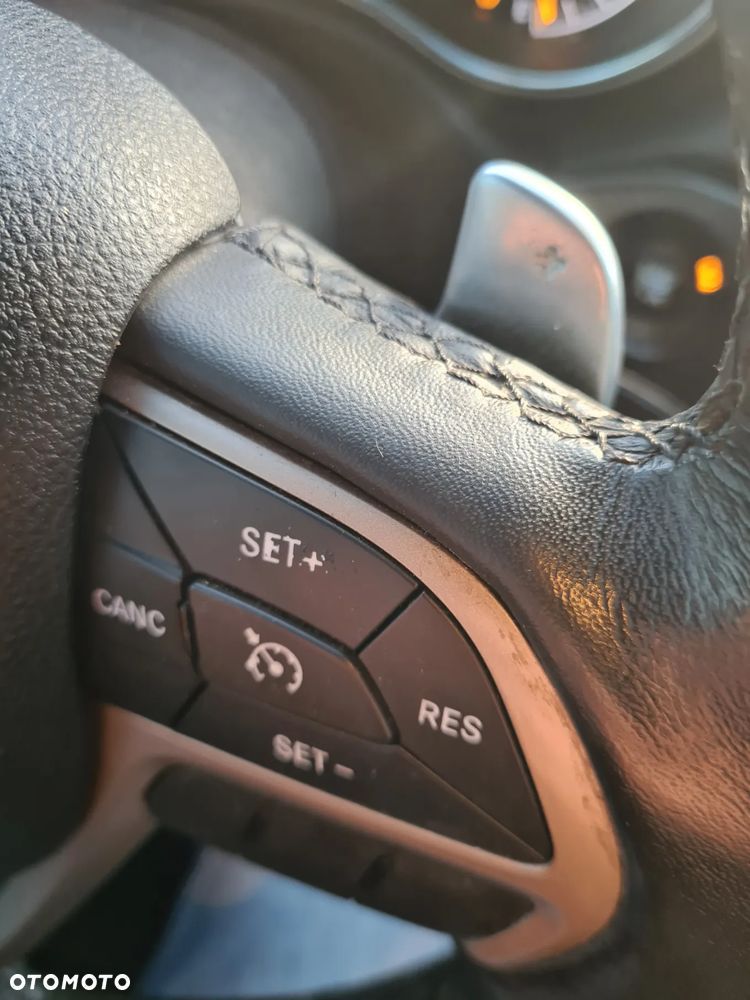 Jeep Grand Cherokee - 27