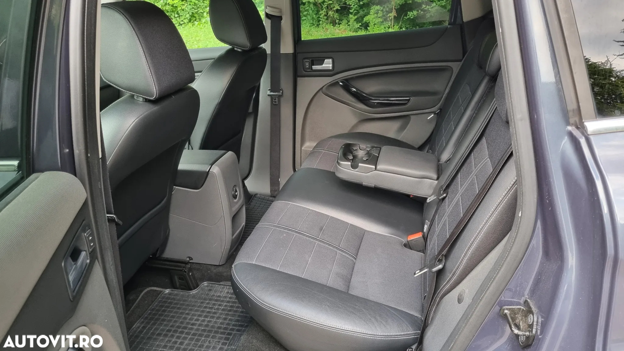 Ford Kuga 2.0 TDCi 4WD Powershift Titanium - 10
