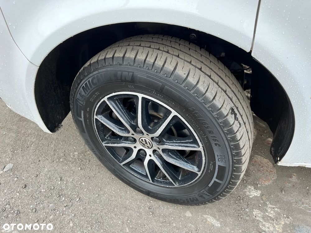 Volkswagen Caravelle - 7