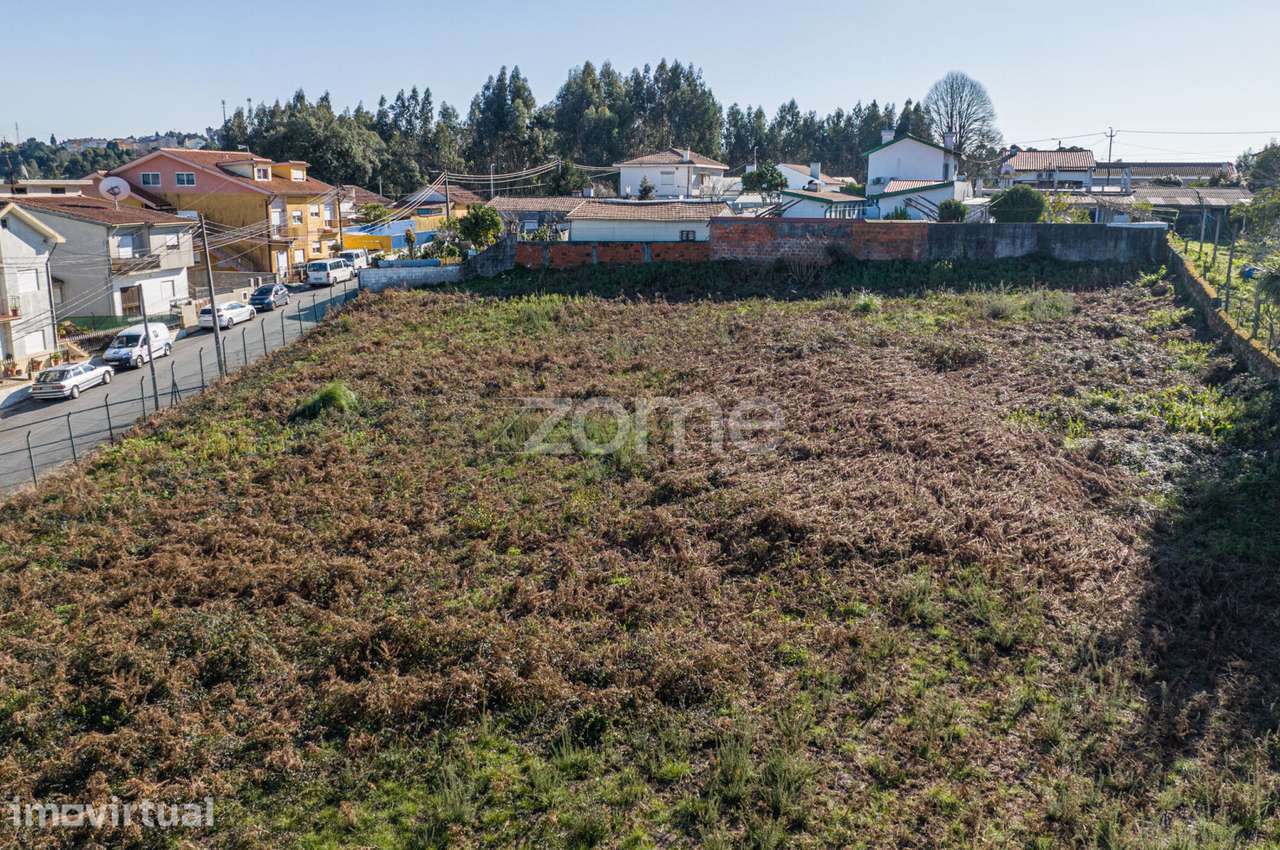 Terreno urbano com potencial construtivo | 2.960 m² | Pedroso - Grande imagem: 2/17