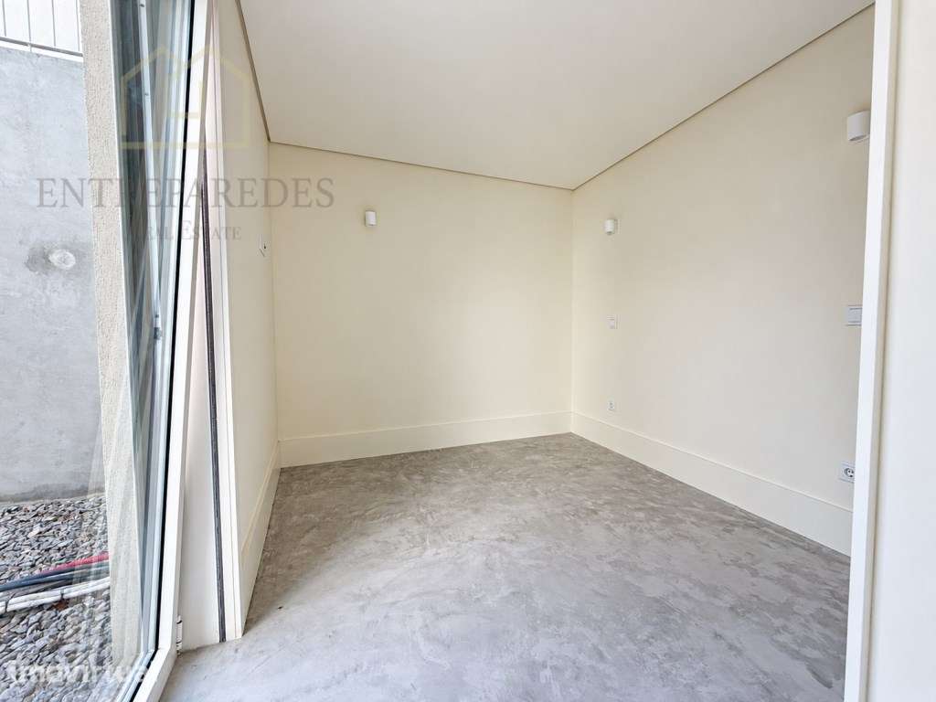 Apartamento T1+1 com pátio para comprar em Cedofeita, Porto - Grande imagem: 5/12